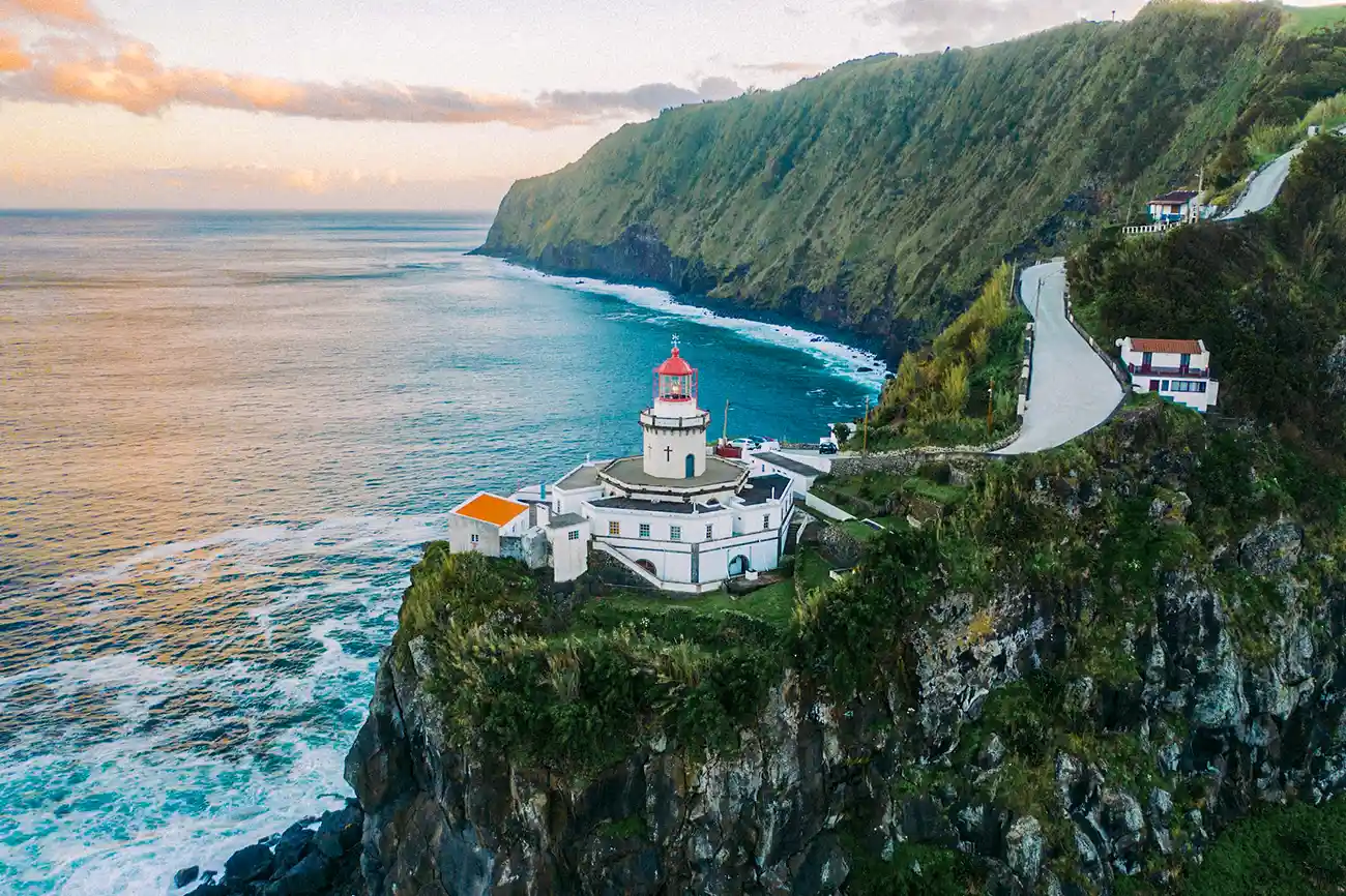Farol do Arnel - Extremo Nordeste - Ilha de São Miguel Farol do Arnel